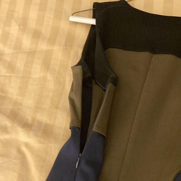 Amen Italy Color Block Sleeveless Shift Dress. Black/Navy/Brown. Size 40. US 4. - Picture 6 of 10